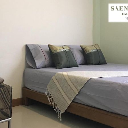 Saen Sabai Hostel Бангкок Экстерьер фото